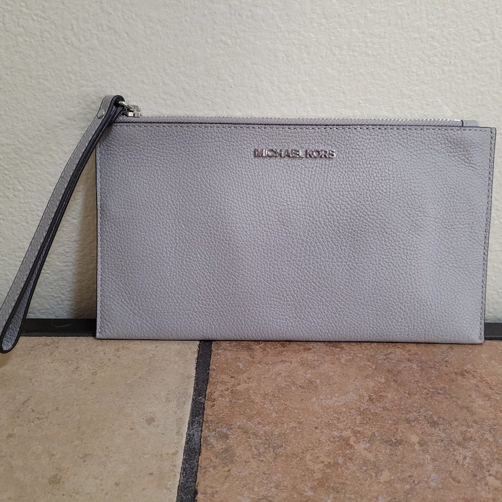 Michael Kors leather Jet Set Wristlet